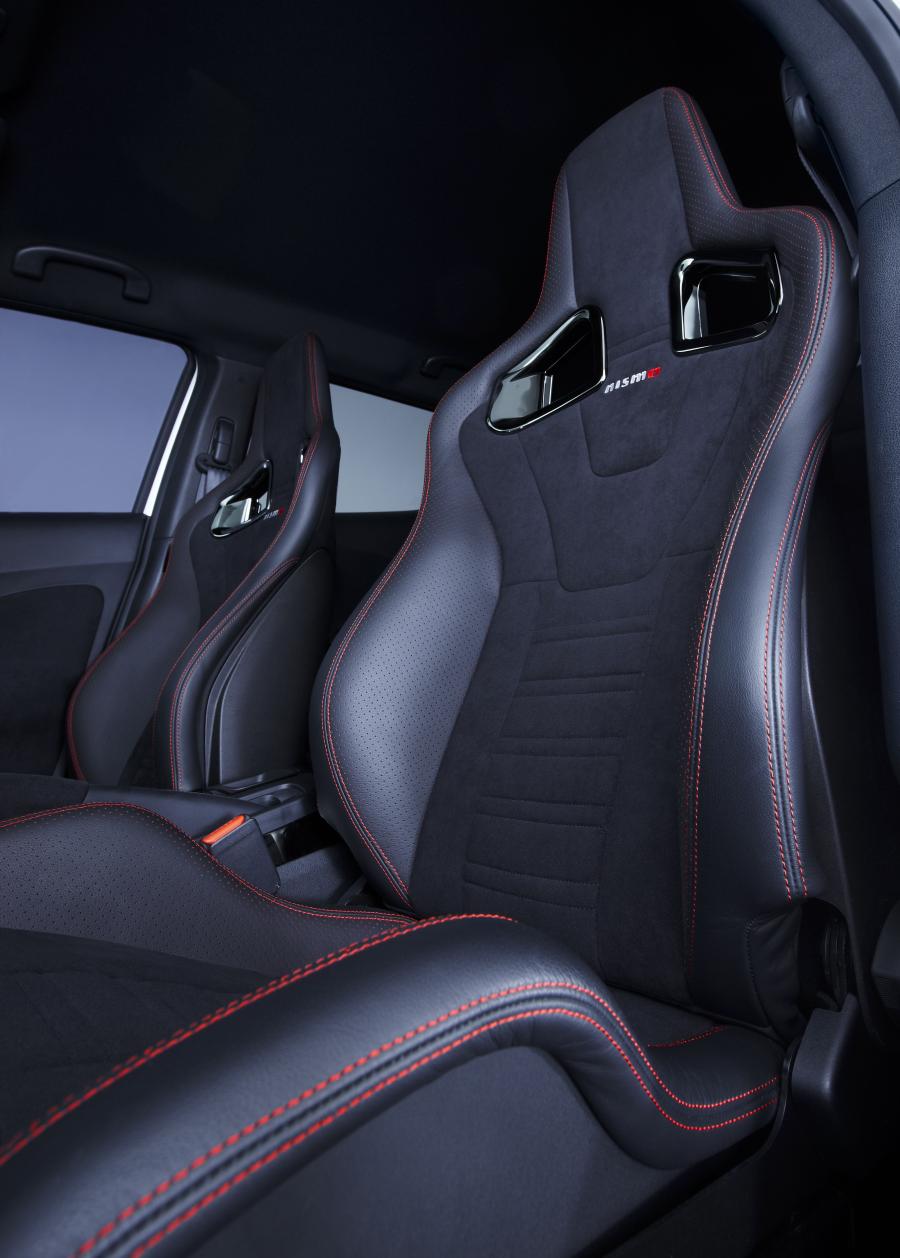  Nissan Juke Concept by Nismo 2012 года  (фото 11 из 34)